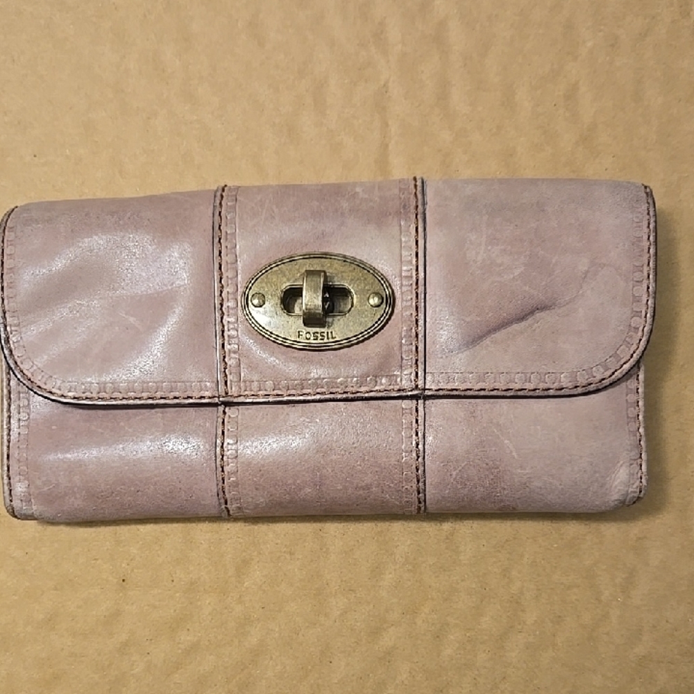 Fossil Women's Mauve Leather Wallet